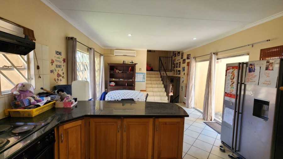 To Let 4 Bedroom Property for Rent in Cashan North West